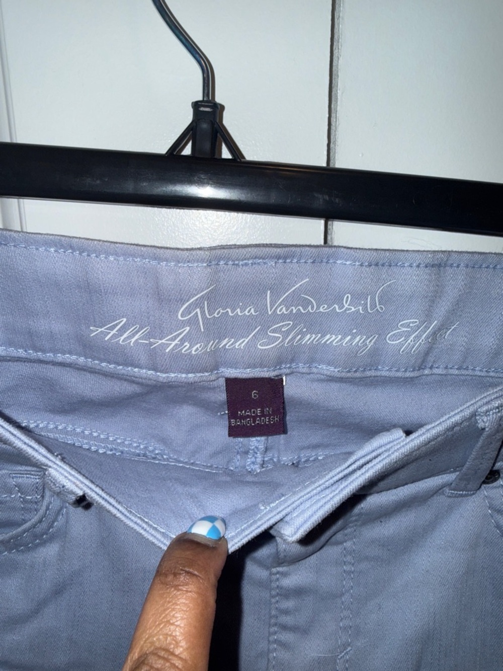 Gloria Vanderbilt Pale Blue Capri Pants - Picture 3 of 5